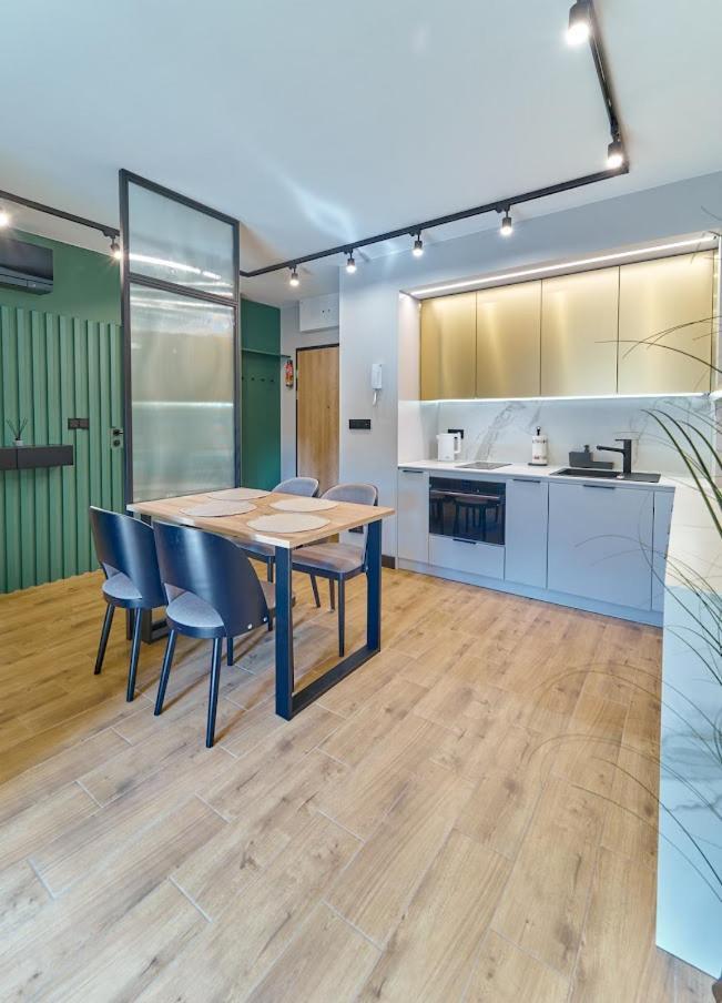 Laguna Ogrody Pieniawskie 33 Emerald Vip-Z Balkonem 폴라니카-즈루이 외부 사진